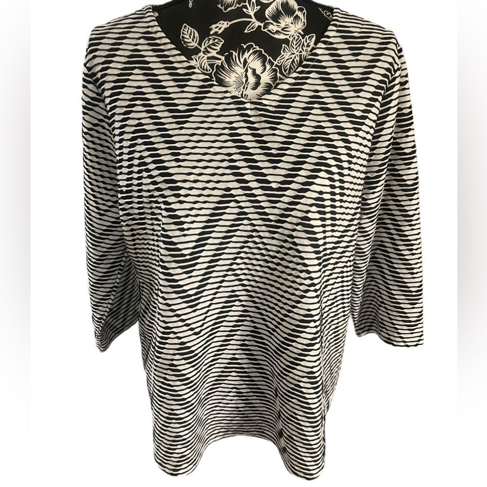 Chico’s size 2 (Large) top